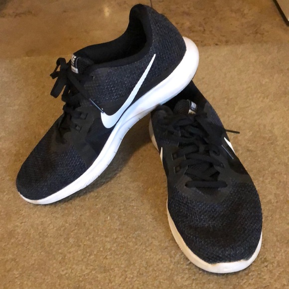 nike womens flex tr8